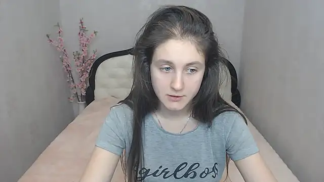 Holliy Cooper online show from December 23, 10:42 am