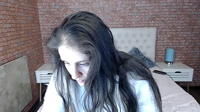 Holliy Cooper online show from December 27, 2:01 pm