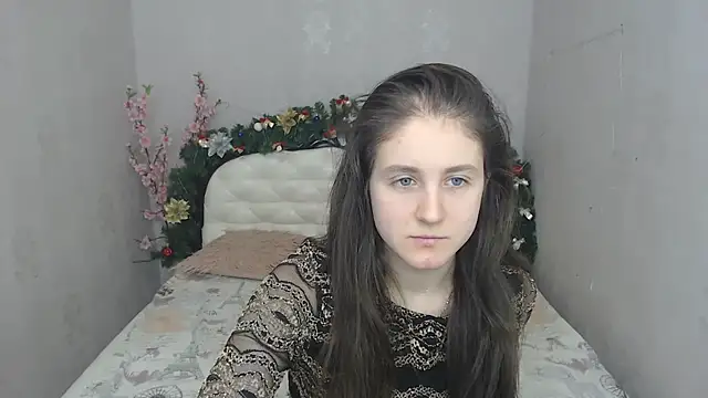 Holliy Cooper online show from January 3, 9:47 am