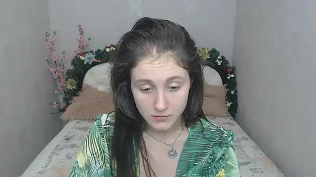 Holliy Cooper online show from January 6, 11:42 pm