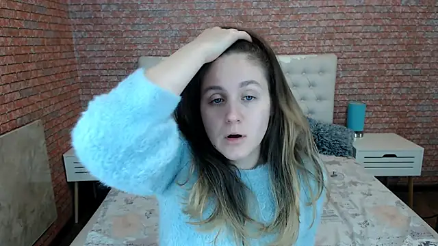 Holliy Cooper online show from October 22, 6:35 am