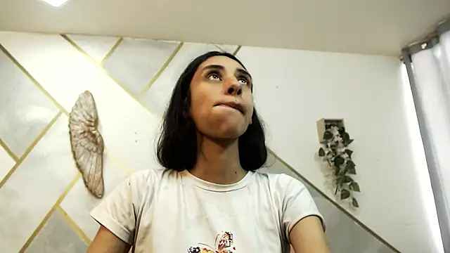 RoxanaCyrano  online show from October 14, 7:03 pm