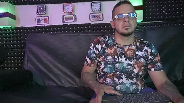 Dulce yors online show from January 3, 11:44 pm