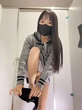 Asia-Lynn online show from December 3, 1:20 pm