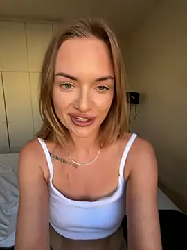 ElenaRebelle online show from July 9, 4:16 am