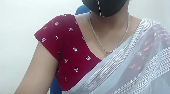 Lovely Siri 23 online show from January 29, 12:45 pm