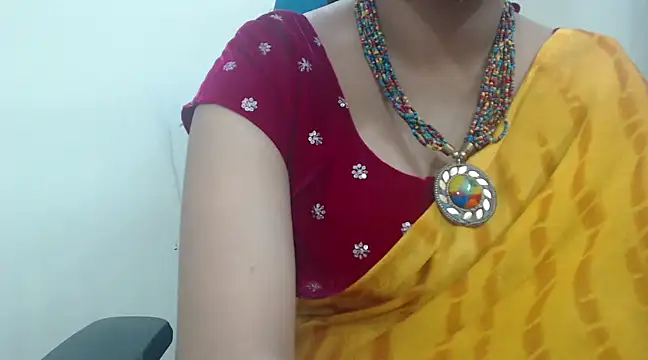 Snapshot of Lovely_Siri_23 chatting on February 1, 8:08 am Lovely Siri 23 online show from February 1, 8:08 am