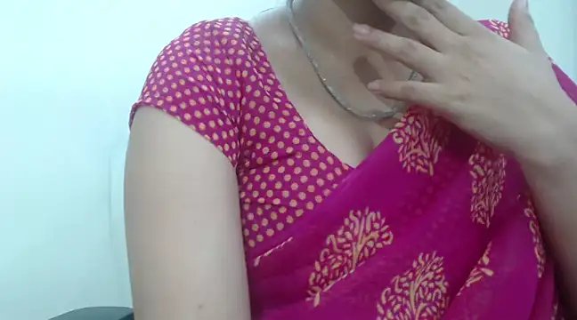 Snapshot of Lovely_Siri_23 chatting on February 21, 9:45 am Lovely Siri 23 online show from February 21, 9:45 am
