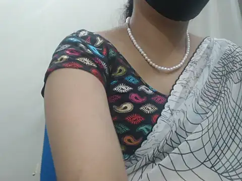 Lovely Siri 23 online show from April 22, 5:54 am