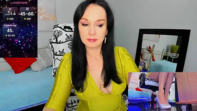 Snapshot of Sofia_Ford chatting on February 6, 8:18 am Sofia Ford online show from February 6, 8:18 am