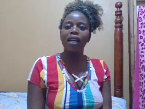 Snapshot of sweetbabra1 chatting on February 9, 6:22 am sweetbabra1 online show from February 9, 6:22 am