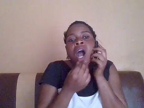 Snapshot of sweetbabra1 chatting on October 2, 11:17 am sweetbabra1 online show from October 2, 11:17 am