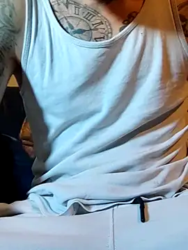 Snapshot of PIercingBoy38 chatting on October 16, 11:33 am PIercingBoy38 online show from October 16, 11:33 am