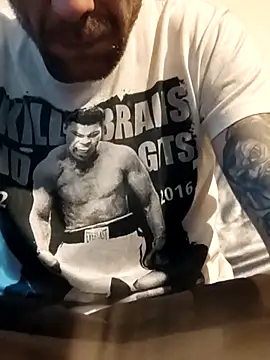 Snapshot of PIercingBoy38 chatting on October 30, 3:35 pm PIercingBoy38 online show from October 30, 3:35 pm