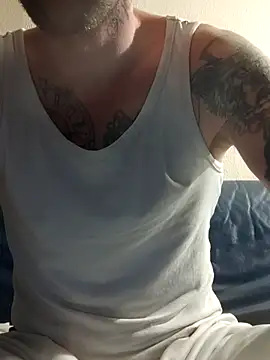 Snapshot of PIercingBoy38 chatting on November 2, 2:58 am PIercingBoy38 online show from November 2, 2:58 am