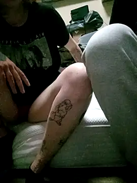 Snapshot of PIercingBoy38 chatting on May 9, 8:47 pm PIercingBoy38 online show from May 9, 8:47 pm