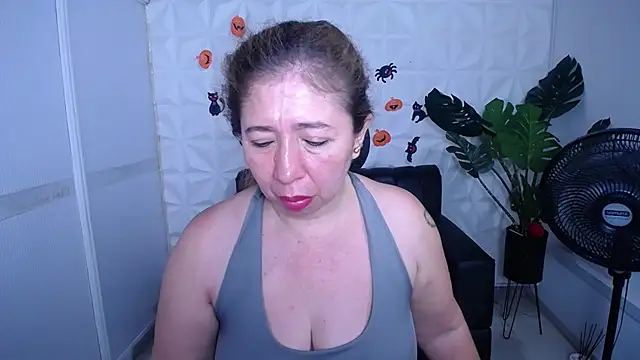 Valentinaa mature online show from October 12, 9:03 pm