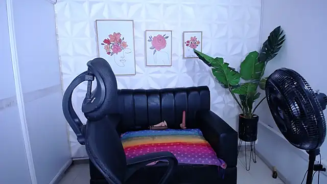 Valentinaa mature online show from November 9, 12:31 am