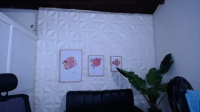 Valentinaa mature online show from November 24, 9:03 pm