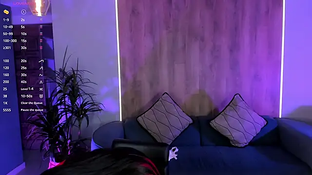 LizzHamilton   online show from December 31, 2:19 am