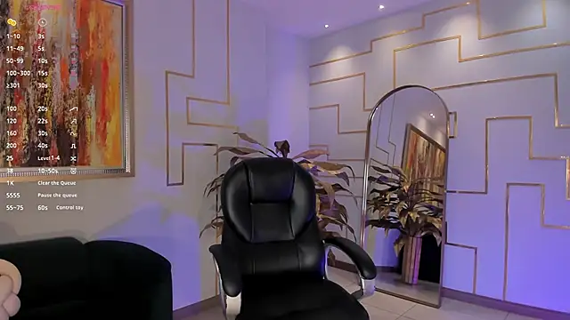 LizzHamilton   online show from February 14, 5:21 pm