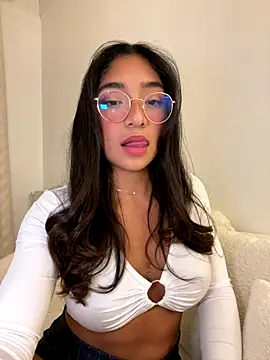 Bellafr online show from October 17, 5:37 pm