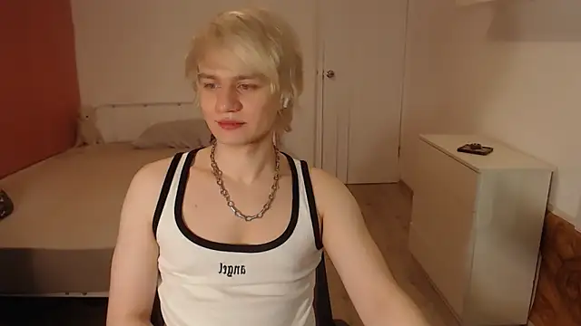 Oliver sweet  online show from February 10, 12:15 am