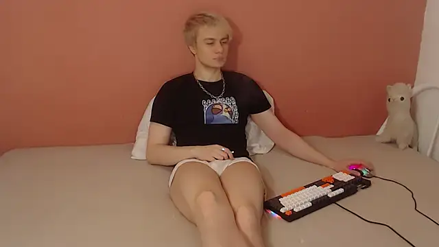 Oliver sweet  online show from April 2, 1:03 am