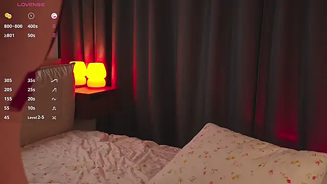 evvaa online show from December 4, 8:06 pm