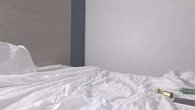 creamdreammmm online show from February 20, 5:26 am