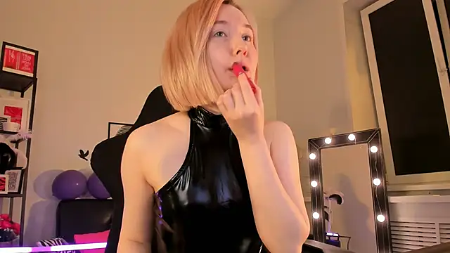 ReiYosimoto online show from December 8, 2:41 pm