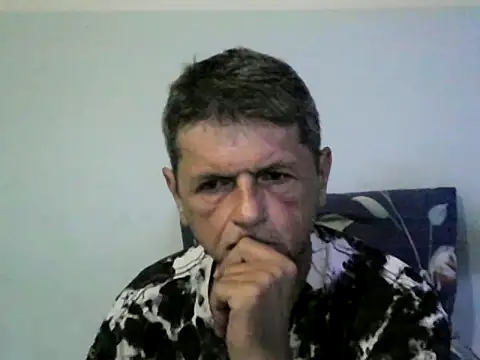 Snapshot of czarek888 chatting on June 20, 7:38 pm czarek888 online show from June 20, 7:38 pm
