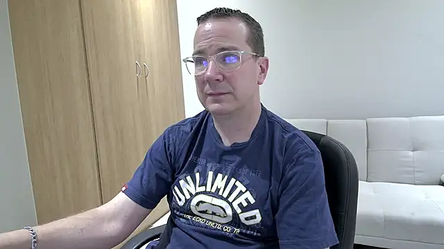 BrettJ81 online show from September 23, 3:26 pm