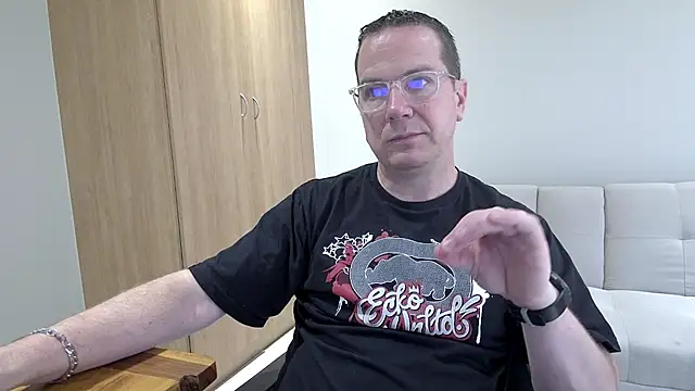 BrettJ81 online show from November 28, 1:14 pm