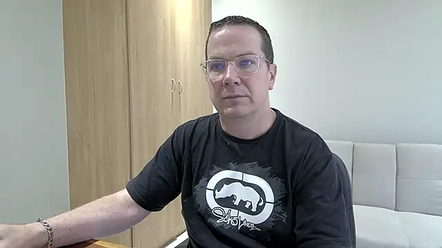 BrettJ81 online show from January 12, 2:11 pm