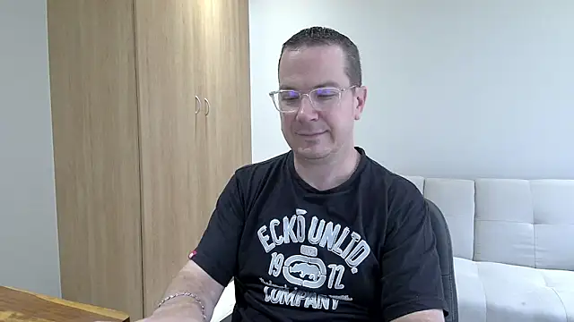 BrettJ81 online show from February 2, 2:27 pm