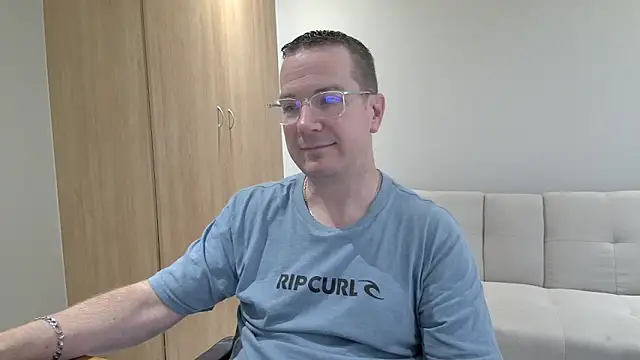 BrettJ81 online show from March 2, 3:19 pm