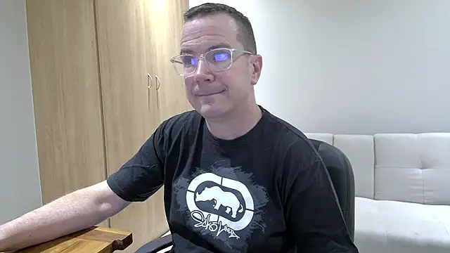 BrettJ81 online show from March 17, 5:27 pm