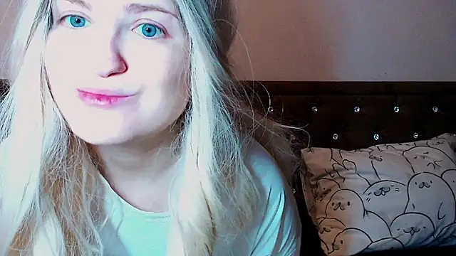 Snapshot of Sara4uu chatting on November 9, 10:52 pm Sara4uu online show from November 9, 10:52 pm