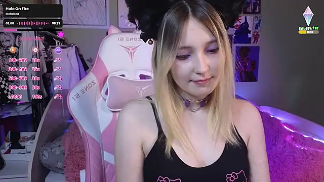 Snapshot of Evie_Ro chatting on December 3, 11:24 pm Evie Ro online show from December 3, 11:24 pm