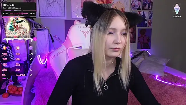 Snapshot of Evie_Ro chatting on December 20, 11:16 pm Evie Ro online show from December 20, 11:16 pm
