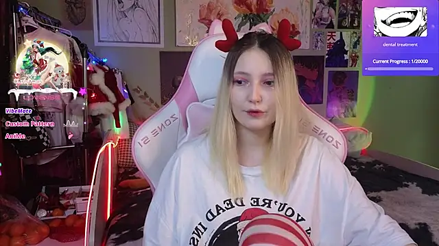 Snapshot of Evie_Ro chatting on December 24, 8:27 pm Evie Ro online show from December 24, 8:27 pm