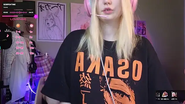 Snapshot of Evie_Ro chatting on February 4, 11:27 pm Evie Ro online show from February 4, 11:27 pm