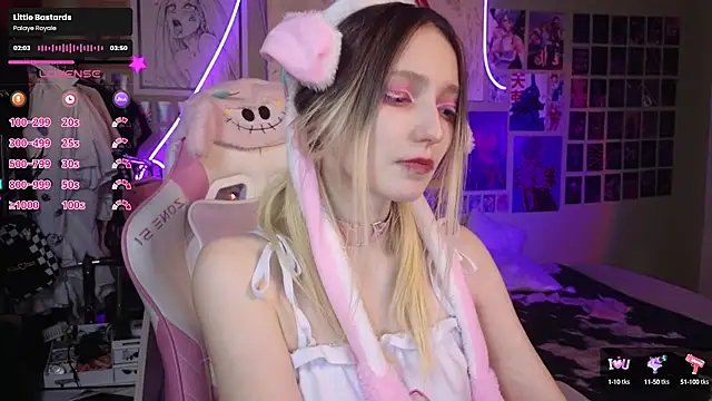 Snapshot of Evie_Ro chatting on March 19, 11:03 pm Evie Ro online show from March 19, 11:03 pm