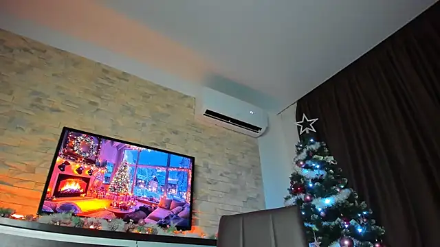 Snapshot of Laya_Moon chatting on December 29, 3:13 pm Laya Moon online show from December 29, 3:13 pm