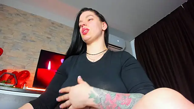 Snapshot of Laya_Moon chatting on February 6, 10:04 am Laya Moon online show from February 6, 10:04 am