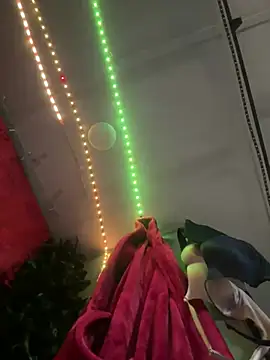 Snapshot of MadyTaylor chatting on December 14, 6:30 pm MadyTaylor online show from December 14, 6:30 pm