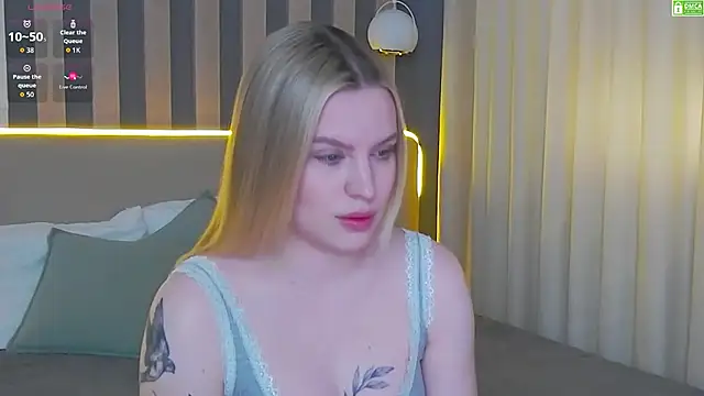 Snapshot of AmaliaBell chatting on April 30, 1:06 pm AmaliaBell online show from April 30, 1:06 pm