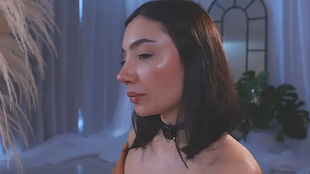 AmyArmstrong online show from November 17, 9:31 pm