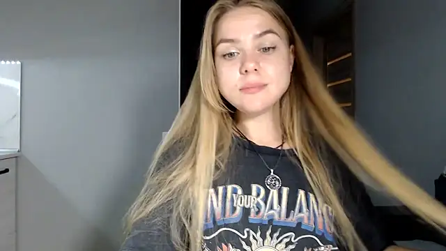 Snapshot of Sunbeam_ chatting on June 15, 9:39 pm Sunbeam online show from June 15, 9:39 pm